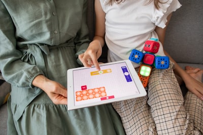 Image for Byte titled 'How do I teach communication skills to children with nonverbal autism?  🤔🌟'
