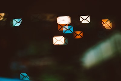 Image for Byte titled '2 simple but effective ways to organize your email folders'