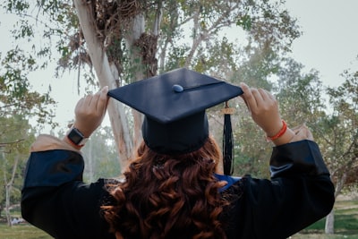 Image for Byte titled 'Looking for grad school scholarships in Canada? Here's how to find them & apply 💸'