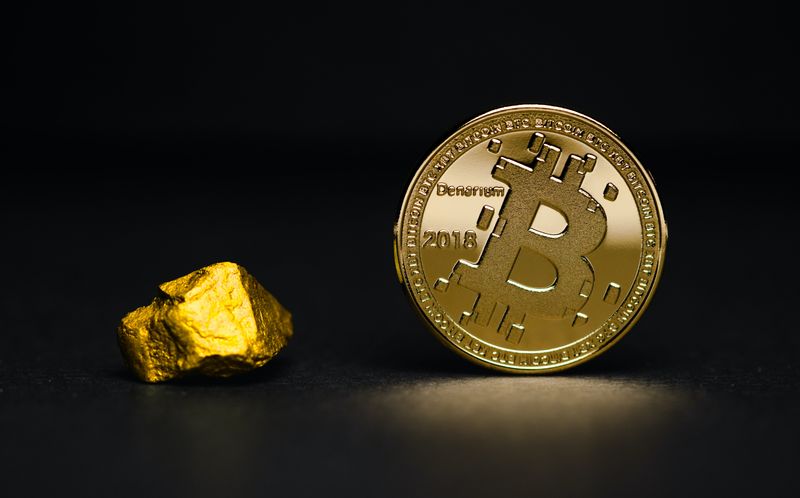 bitcoin next to gold
