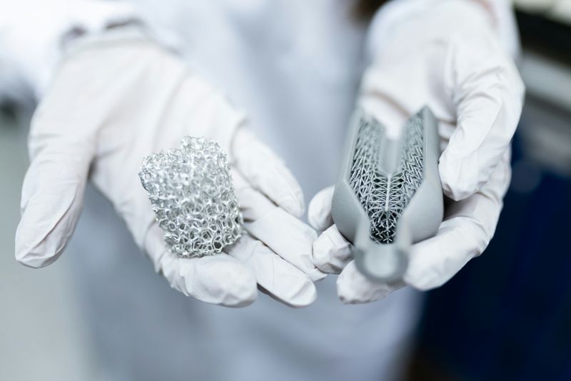 A 3D model of a biomaterial stent designed to support blood vessels.