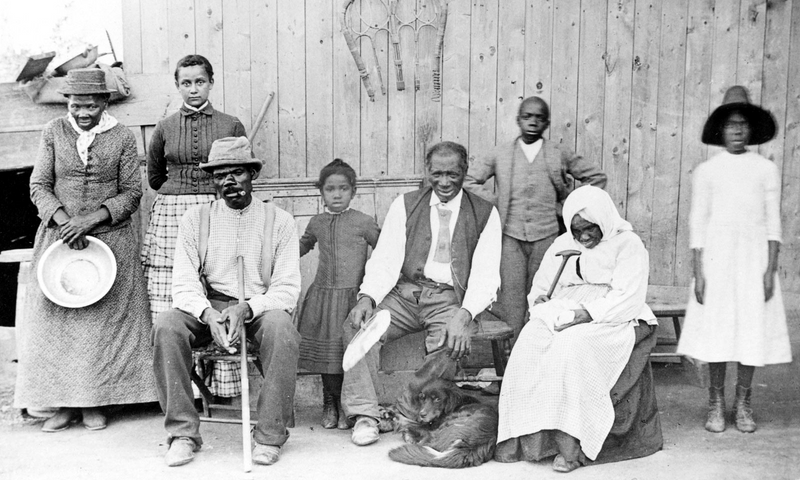 1887 photograph of Harriet Tubman with family and friends.