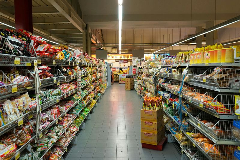 A grocery store aisle