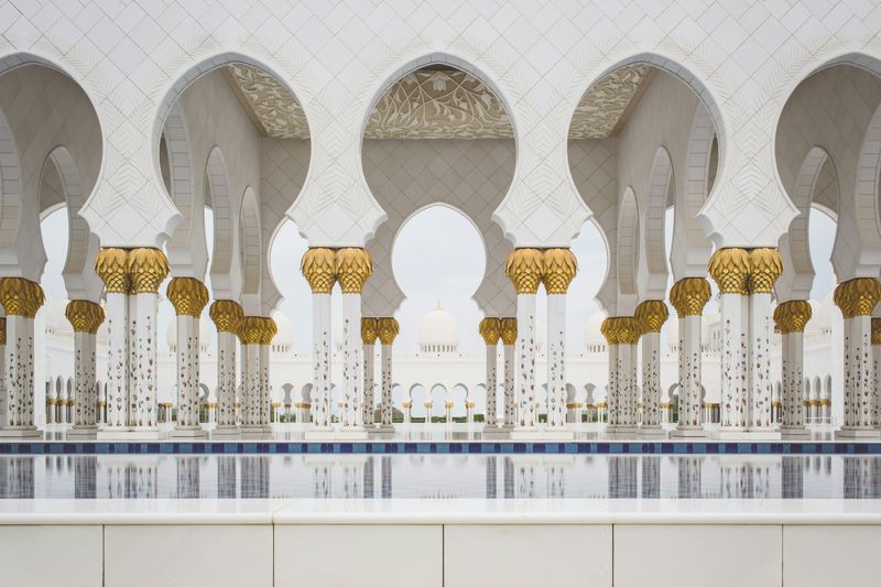 Beautifully adorned mosque (Sheikh Zayed Grand Mosque)