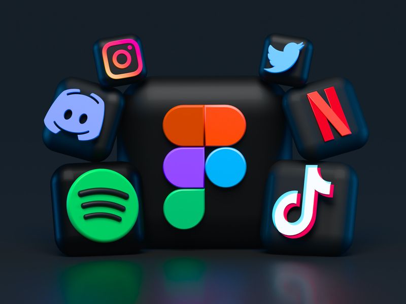3D icons of social media platforms and websites (Discord, Instagram, X, Spotify, TikTok, Netflix, Figma)
