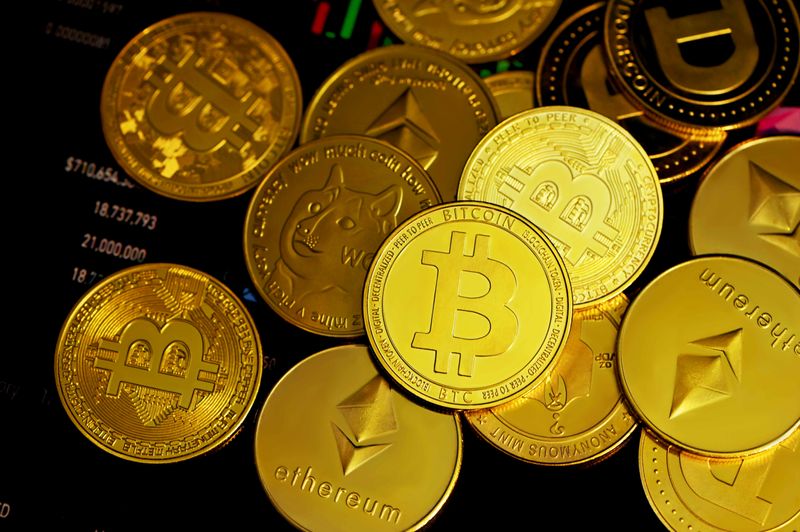 Cryptocurrencies as gold coins in a pile.