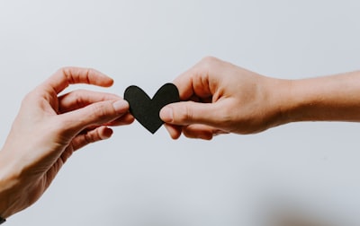 Image for Byte titled '3 ways to support a partner with an anxious attachment style'