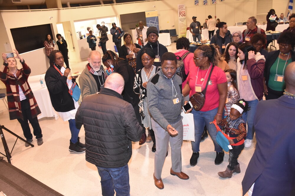 La fête de bienvenue a rassemblé plus de 90 personnes. Crédit : Raphael Oulai, président de l'Association des Ivoiriens de Calgary et administrateur au conseil d’administration de la régionale.