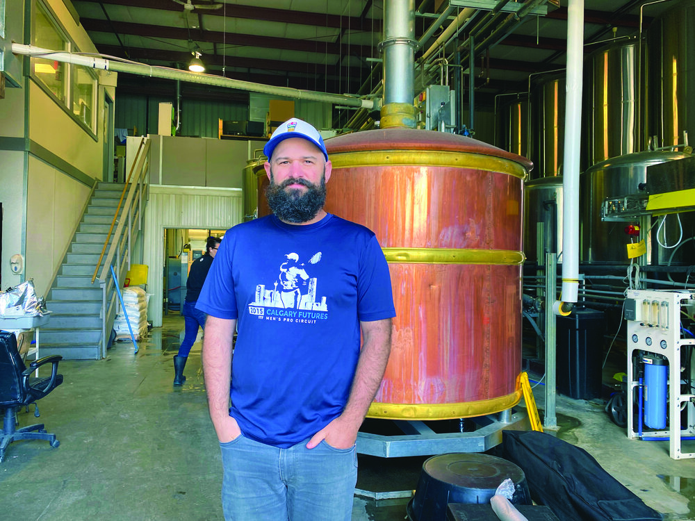 Jeremy McLaughlin, directeur des opérations, travaille à Village Brewery depuis neuf ans. Crédit : Chloé Liberge