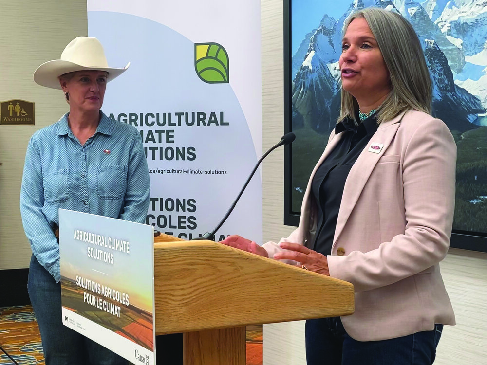 Melanie Wowk, directrice de Alberta Beef Producers, était heureuse d’entendre cette annonce après des mois de travail pour leur laboratoire vivant. Crédit : Chloé Liberge