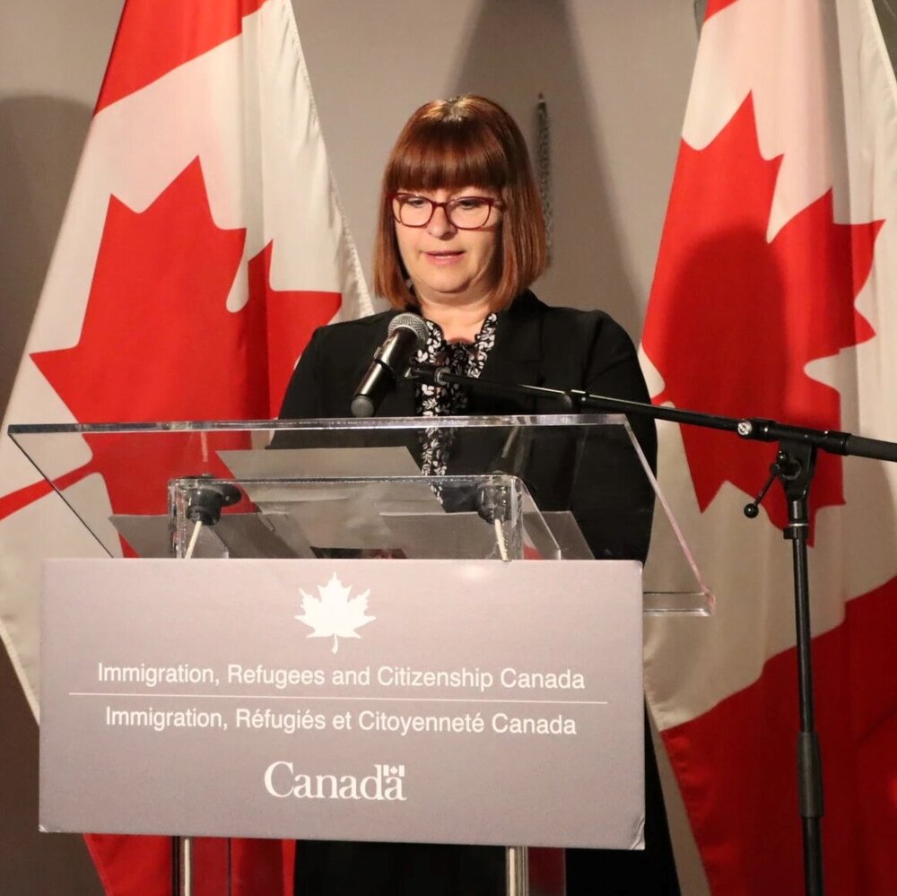 La secrétaire parlementaire du ministre de l’Immigration, la députée franco-ontarienne Marie-France Lalonde s’est dite «émue» de voir ce palier historique franchi. Crédit : Inès Lombardo - Francopresse