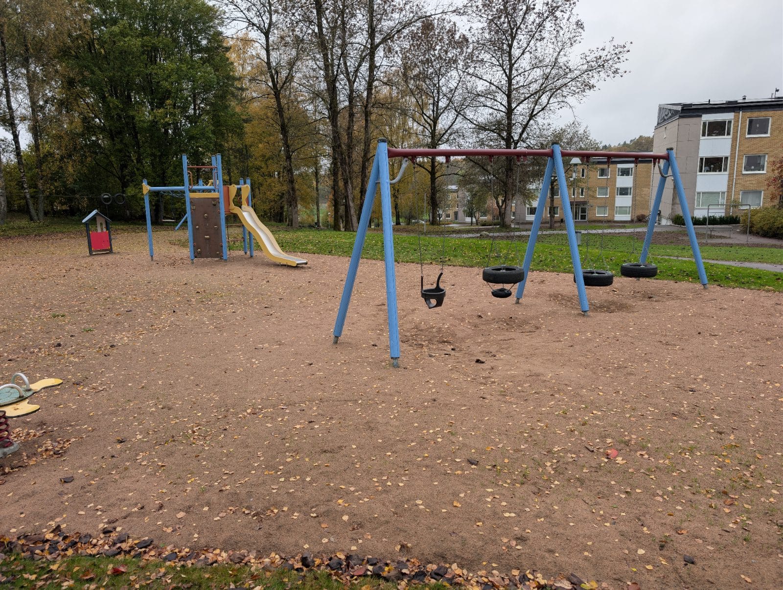 Södra och Norra milstolpen – bild 1 av 2