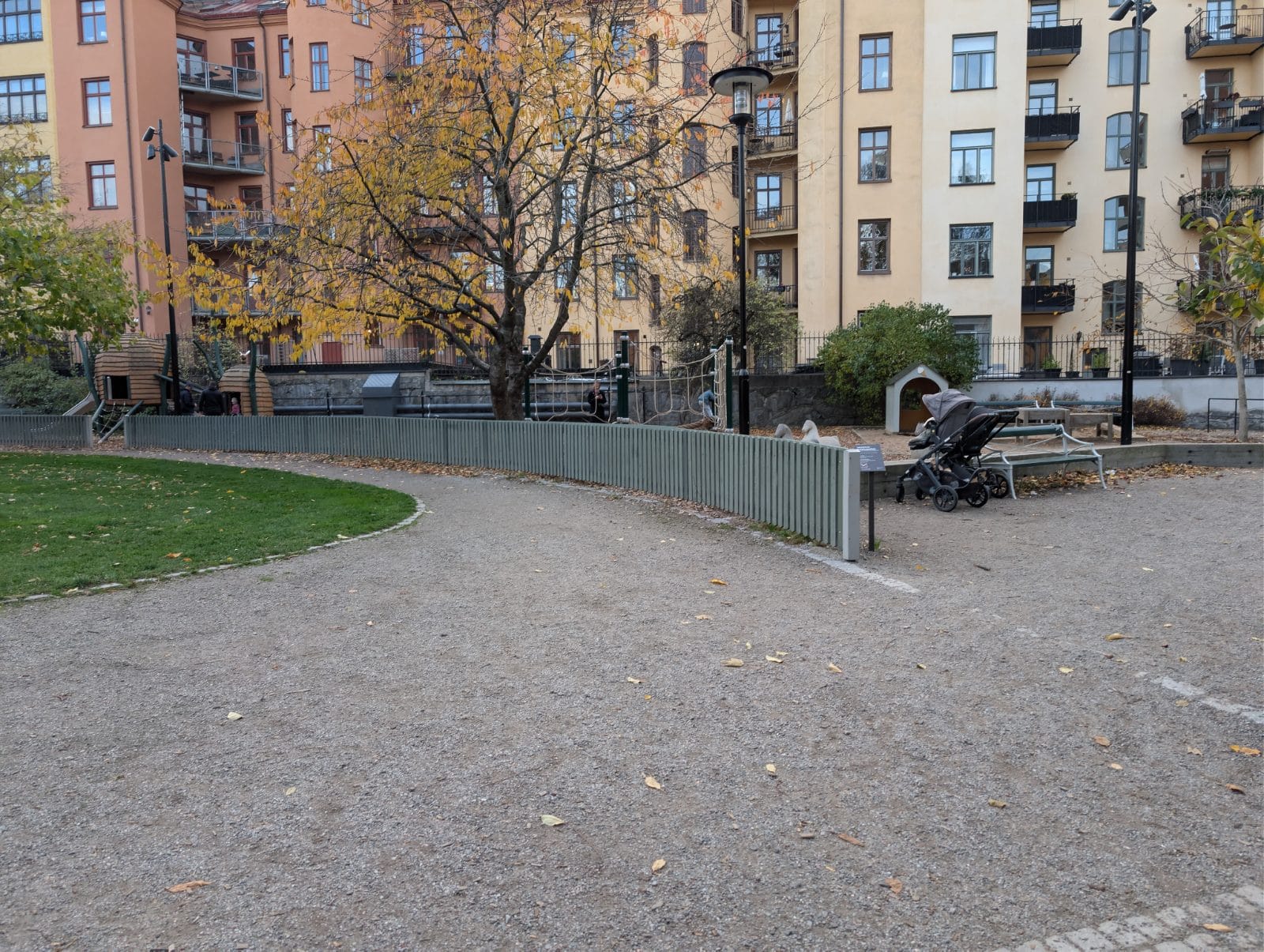 Enkehusparkens lekplats – bild 1 av 1