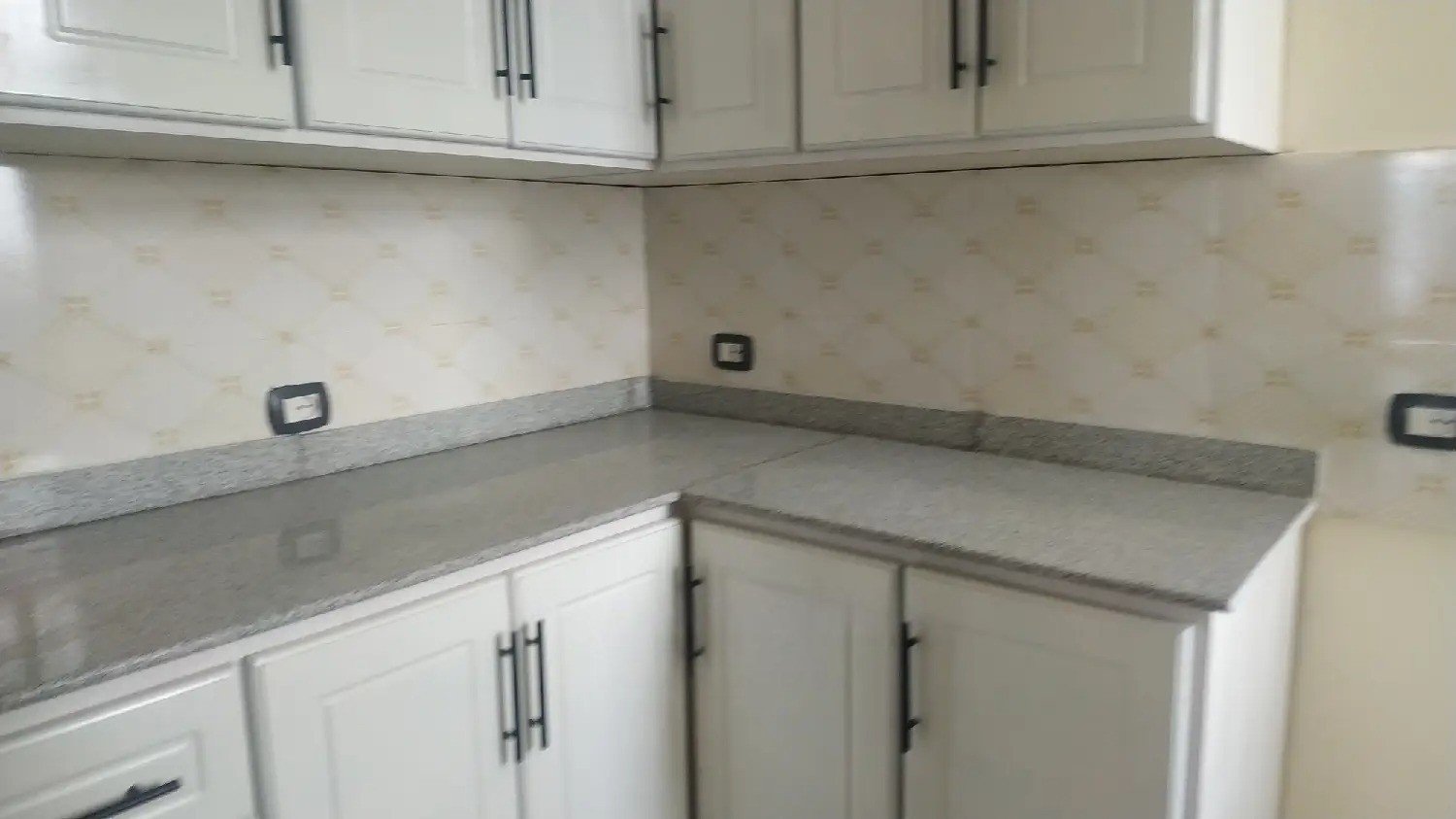 3 Bedroom Apartment In Addis, Wesen Area thumbnail 2