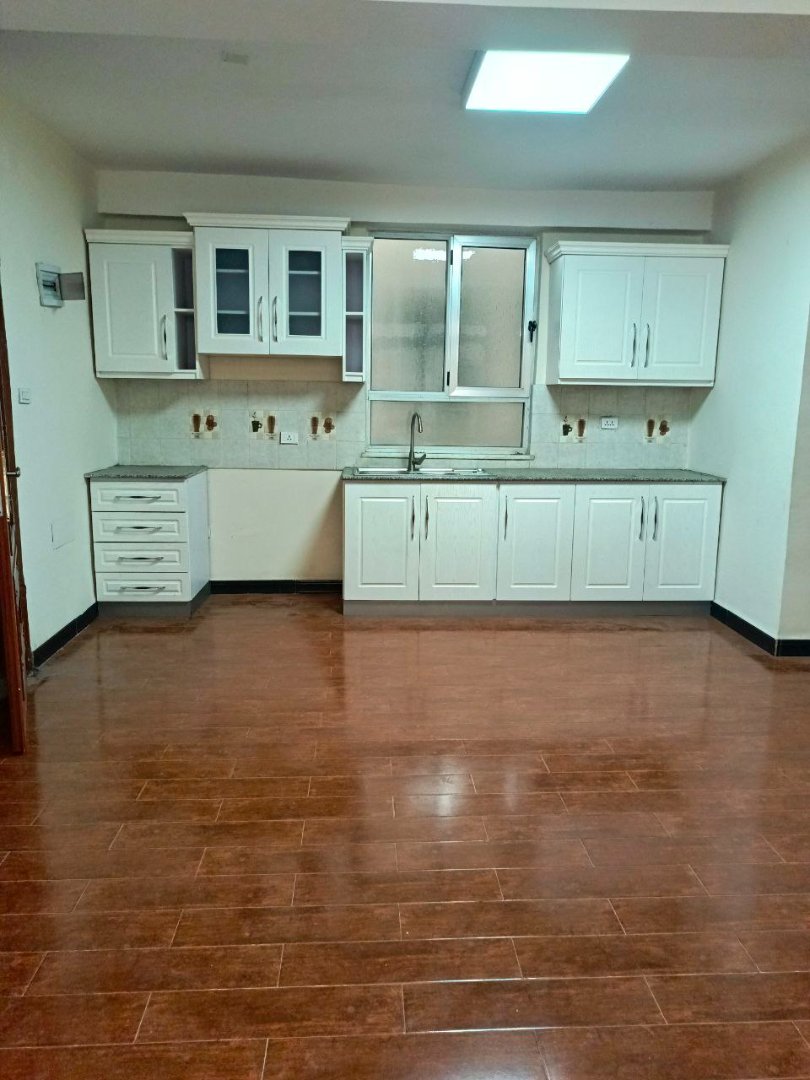 4 Bedrooms Apartment for rent in Semit Feyel Bet 