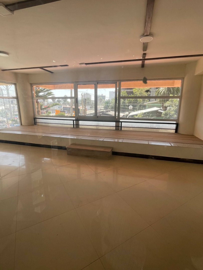 Spacious Commercial place for rent