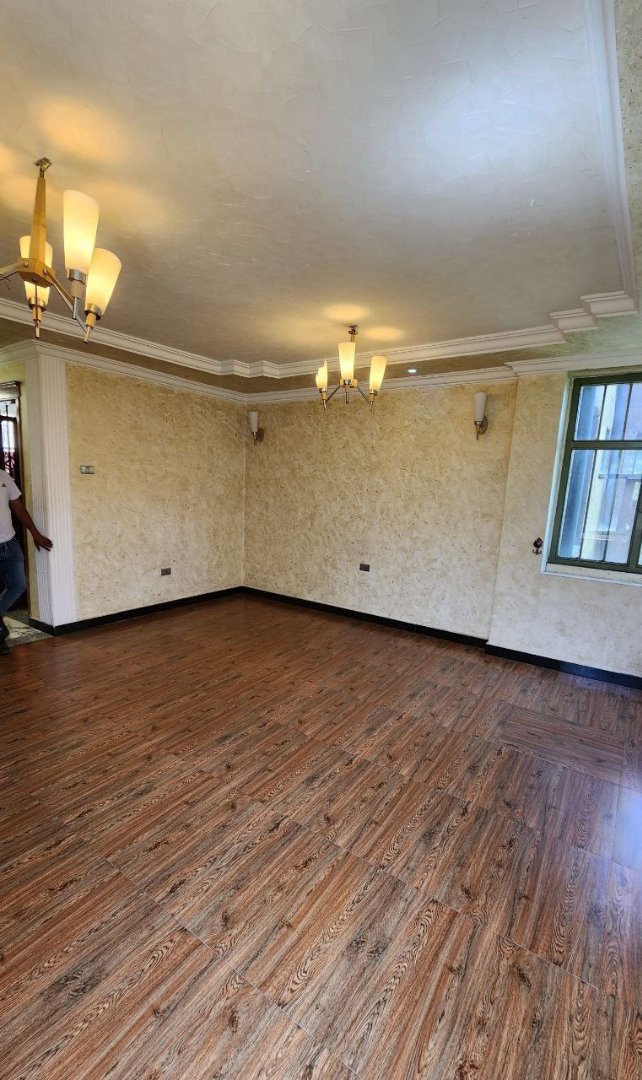 3 Bedroom Condo for Sale thumbnail 3