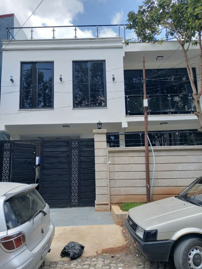 G+2 8 bedroom house at bole bulbula 