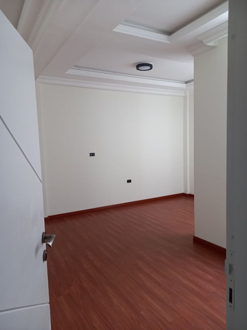 G+2 8 bedroom house at bole bulbula  thumbnail 3