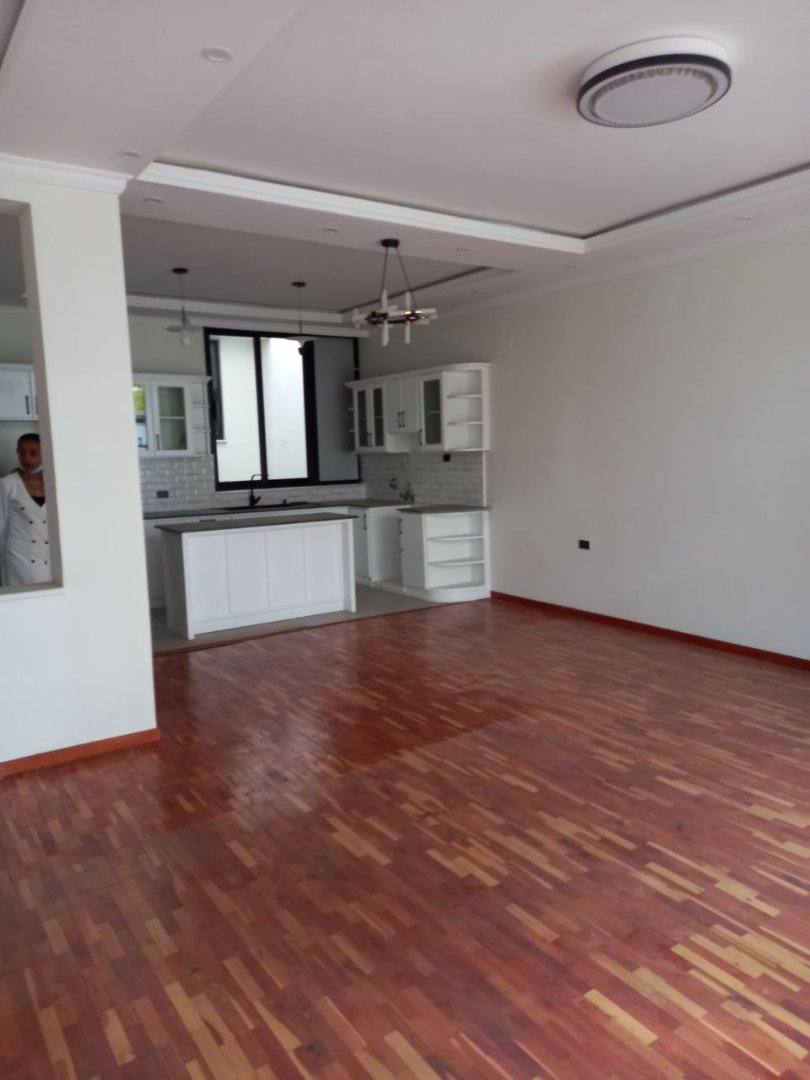 G+2 8 bedroom house at bole bulbula  thumbnail 4