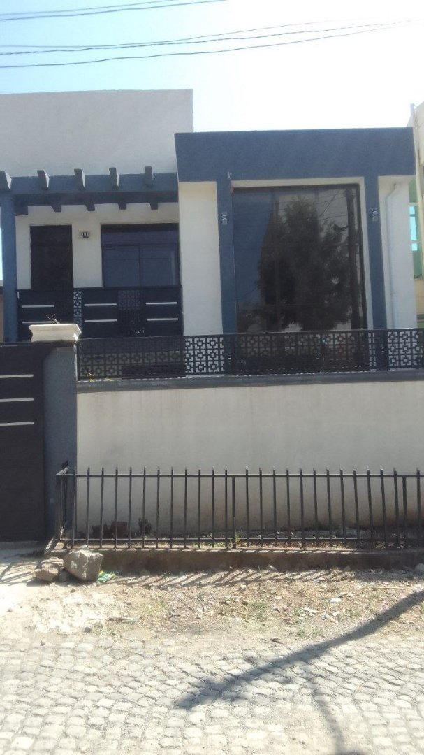 G+1 4 bedroom house at bole bulbula 