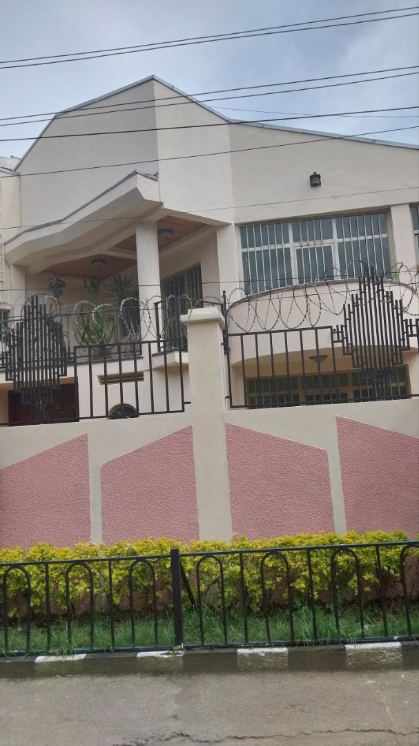 G+1 5 bedroom house at jackros for rent