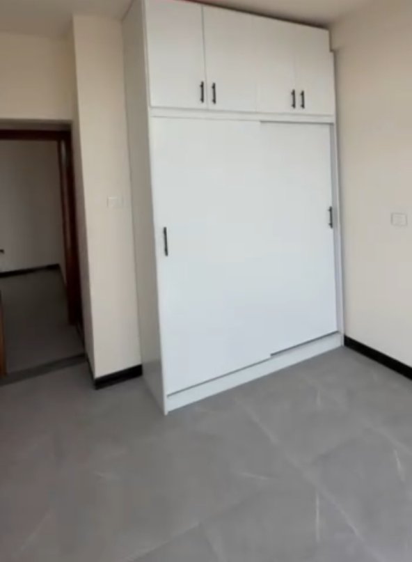 2 bedroom apartment thumbnail 5