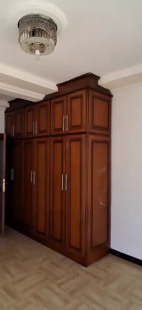 3 bedroom apartment thumbnail 4