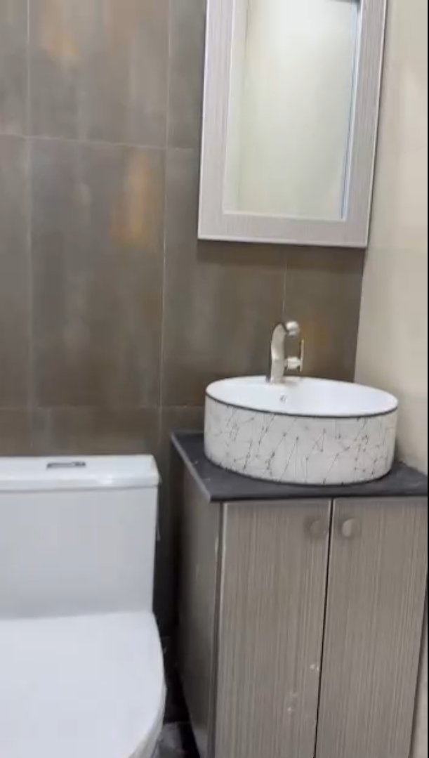 2 bedroom apartment thumbnail 3