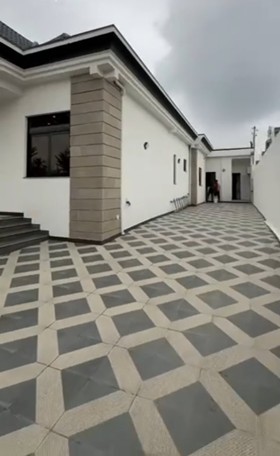 Full compound villa thumbnail 2