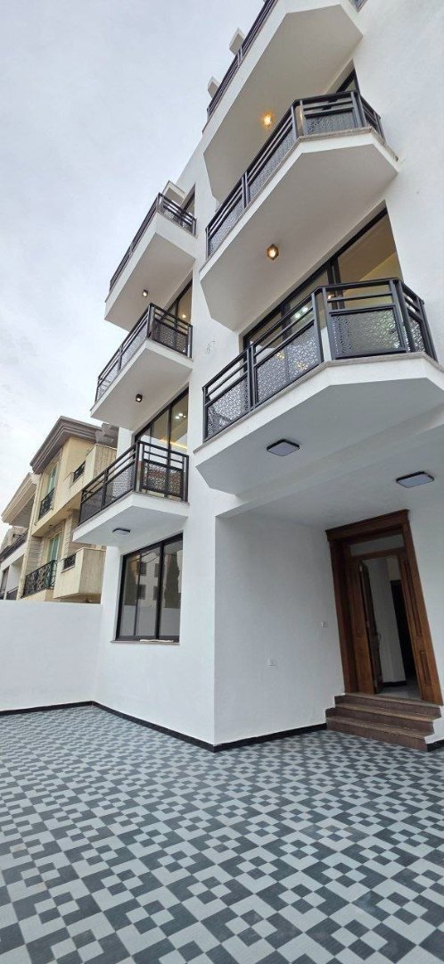 House for sale in Ayat