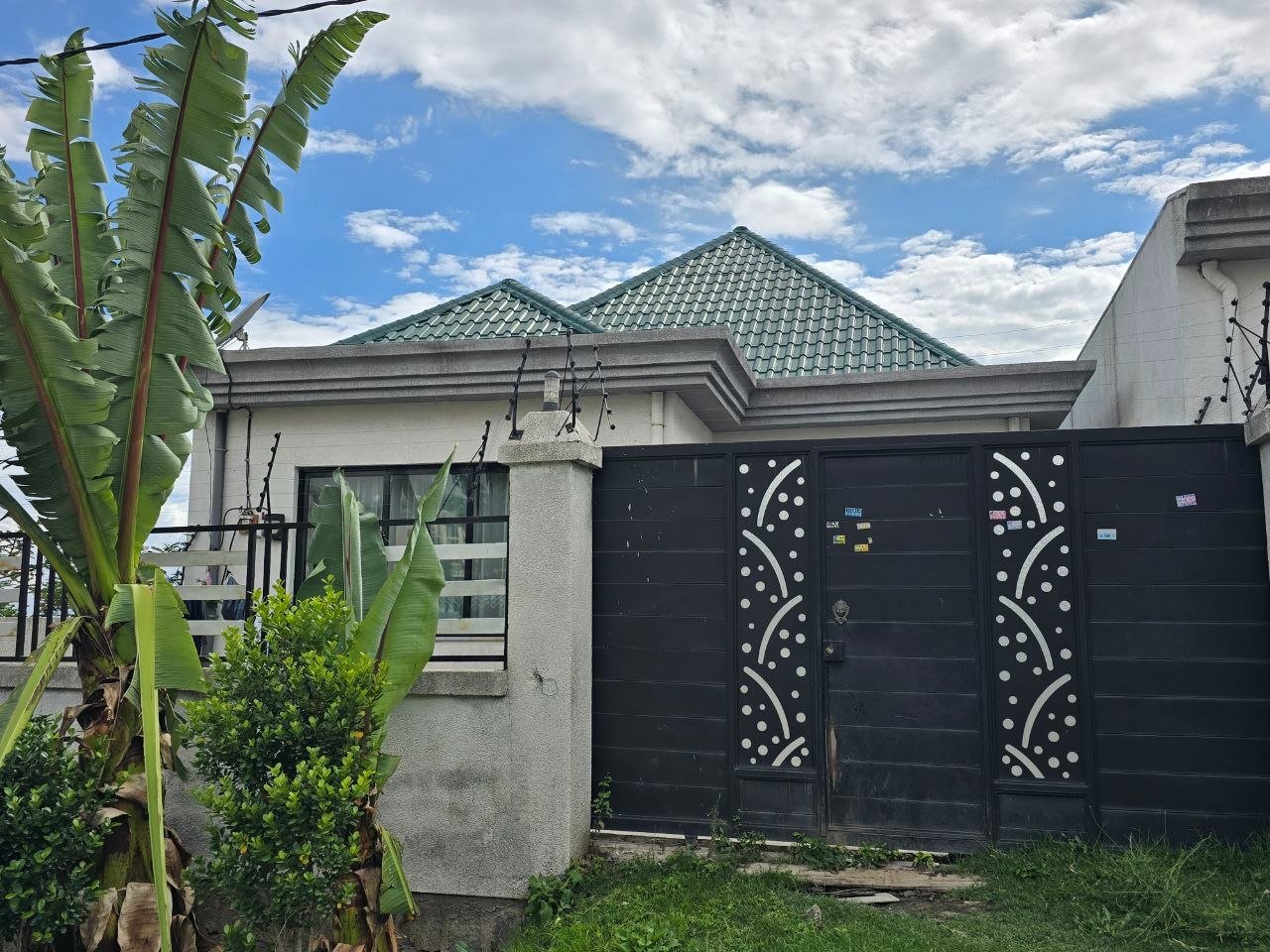 Villa house for sale in Summit 72