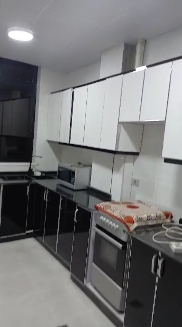 3 bedroom apartment  thumbnail 4