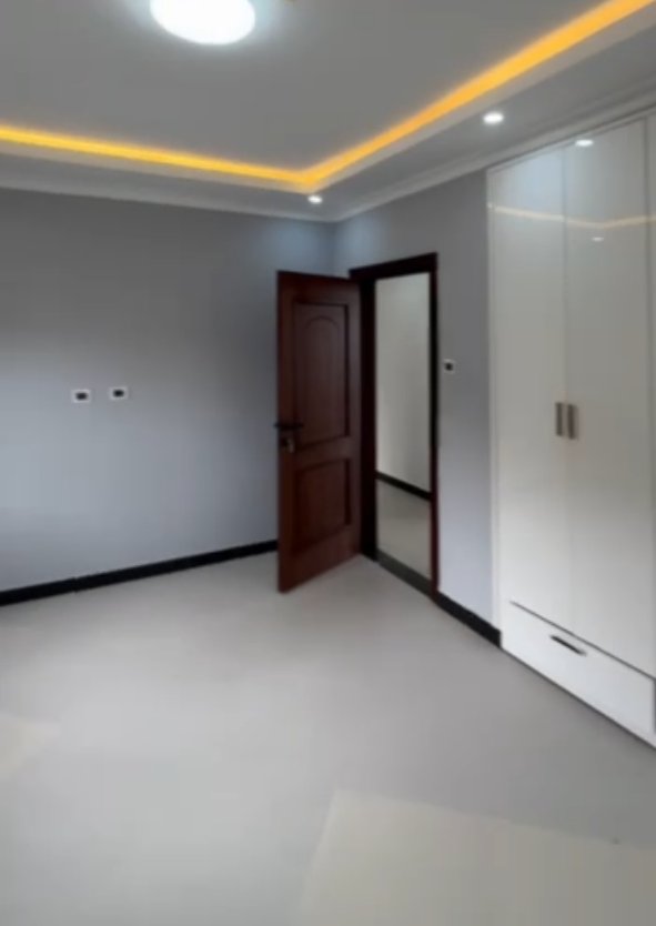 G+1 full compound villa thumbnail 10