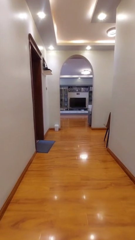 Luxury 3 bedroom apartment for sale on the 4th floor thumbnail 3