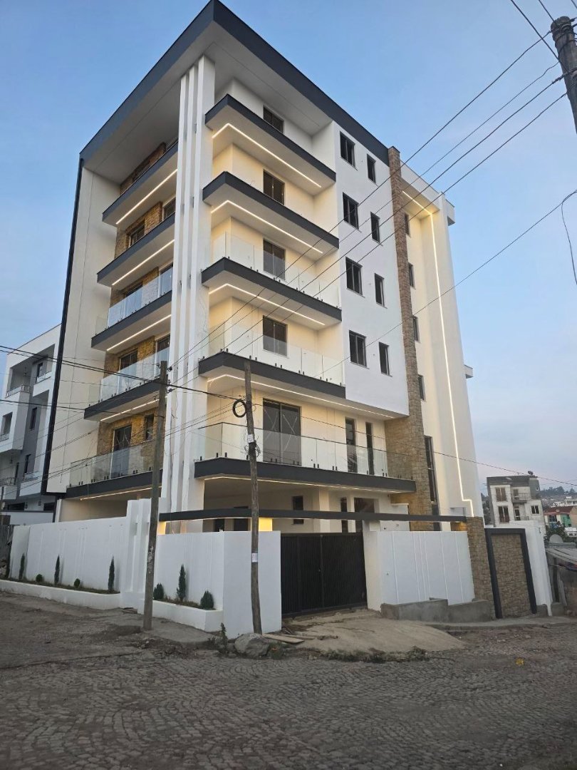 Apartment for sale in CMC Area, 250 sqm.