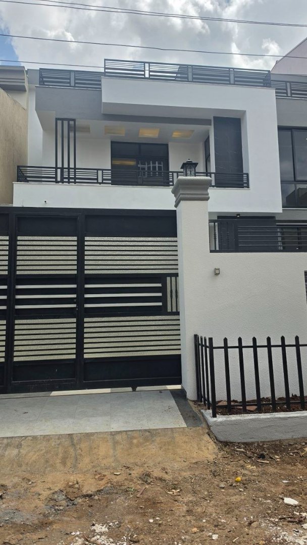Luxury G+2 House for Sale in 22