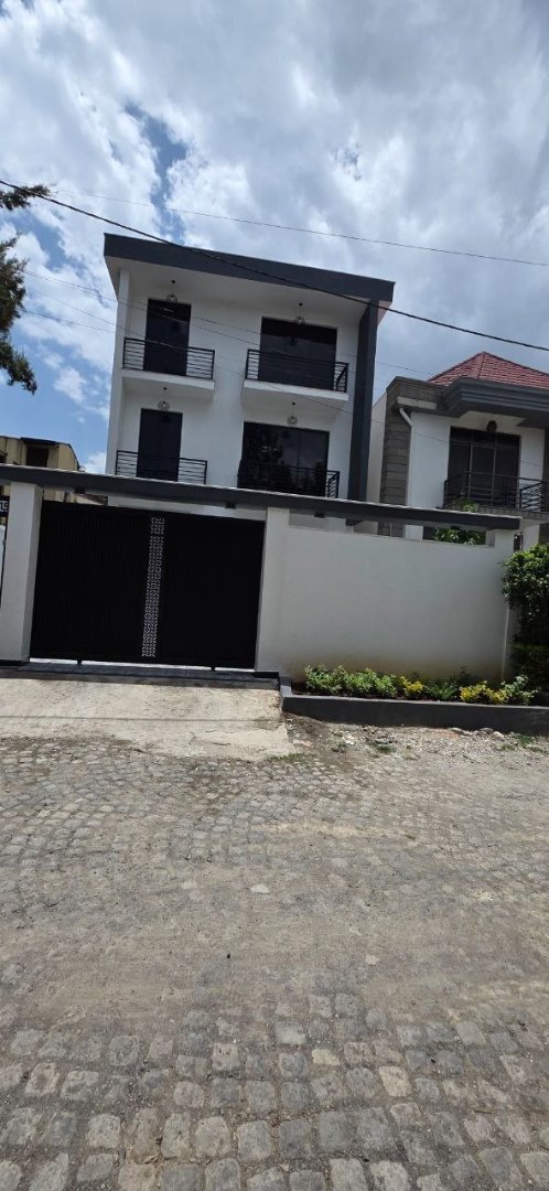 Modern Residential House for Sale thumbnail 5