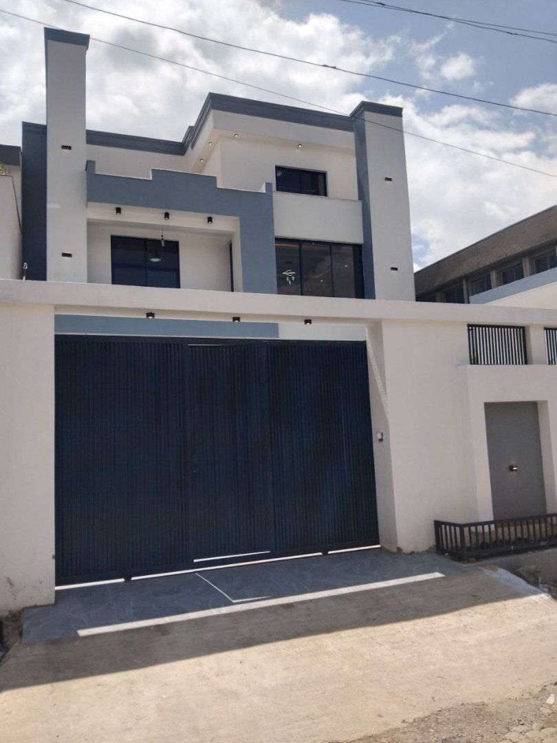 Urgent Luxury House for Sale, Wosen