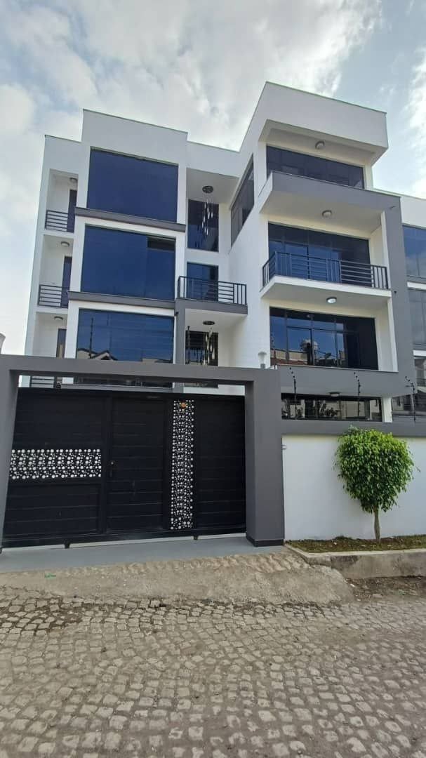 Luxury House for Sale thumbnail 4