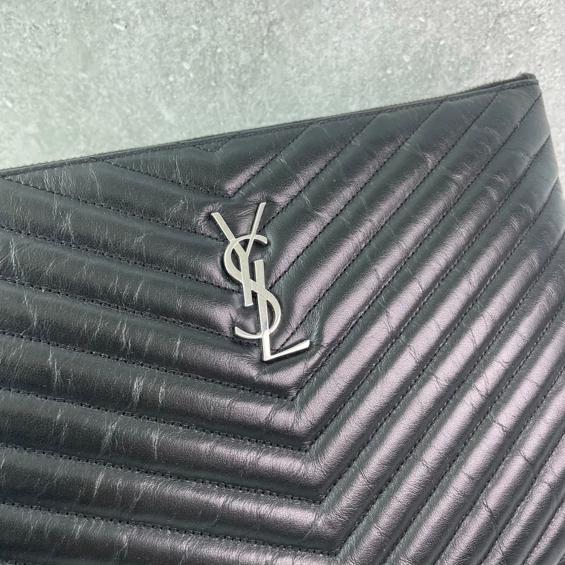 생로랑 생로랑 YSL 모노그램 쉐브론 클러치 블랙 은장 A급 2