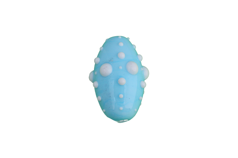 Perle en verre d'artisan - ovale -bleu clair pois blanc