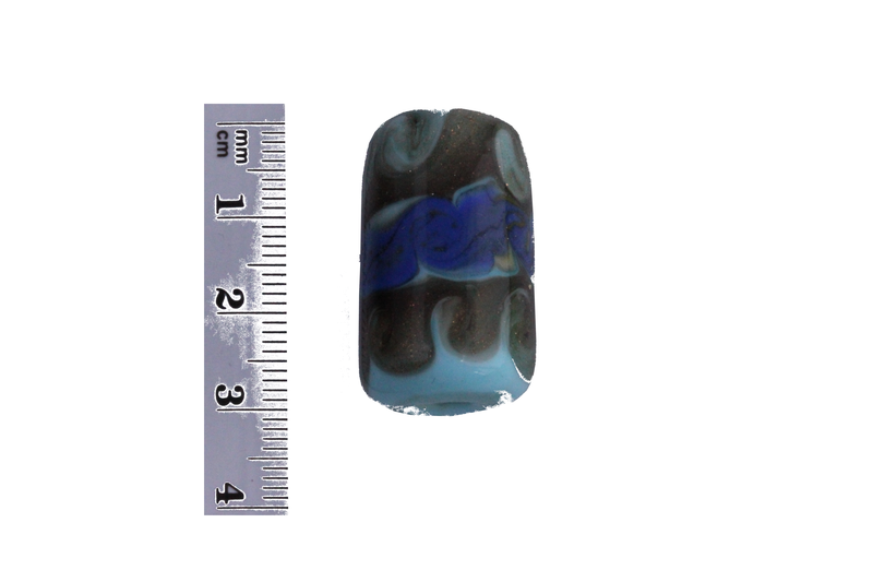 Perle en verre d'artisan - cylindre - bleu - différents verts / bleus