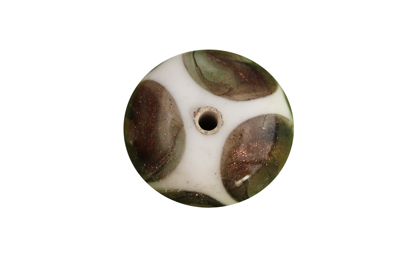 Perle en verre d'artisan - ronde - blanc - rond brun pailleté