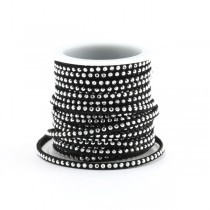 Daim synthétique plat - 3 mm - Rivet - noir - par 25 cm