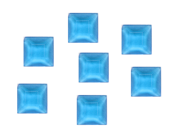 Cabochon en verre carré facetté bleu
