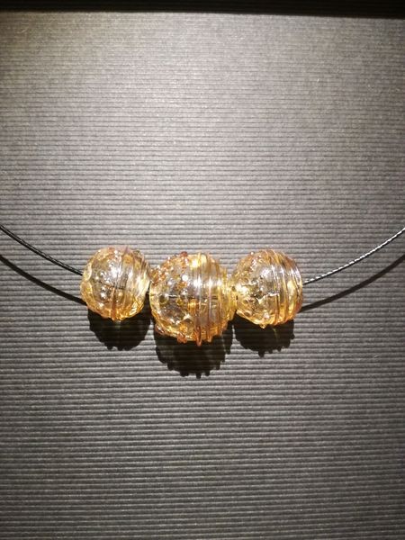 Pendentif 3 perles d'artisan - transparente dorée