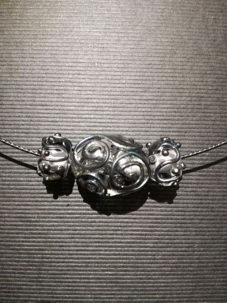 Pendentif 3 perles d'artisan - transparente dessin gothique gris métallique