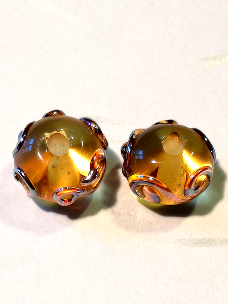 "Perle ronde en verre "golden magic" - gothique - par 2"