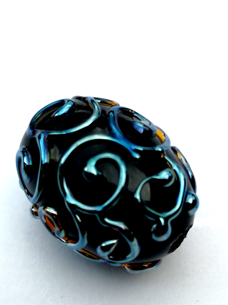 Perle en verre d'artisan ovale - noir décoration gothique - bleu métallique